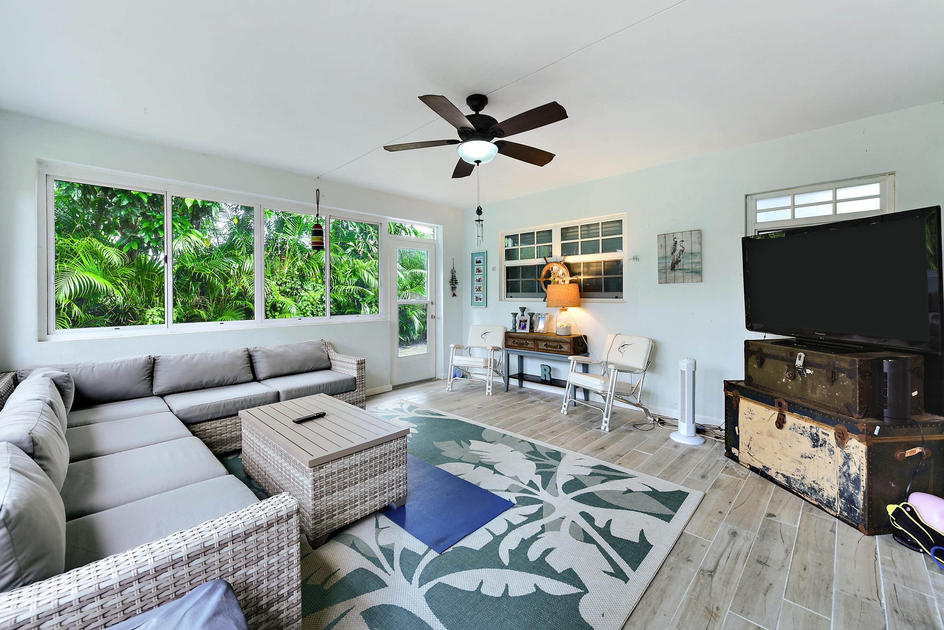 425 Marlin Road North Palm Beach, FL 33408 - Photo 18 of 27 Living Florida 2