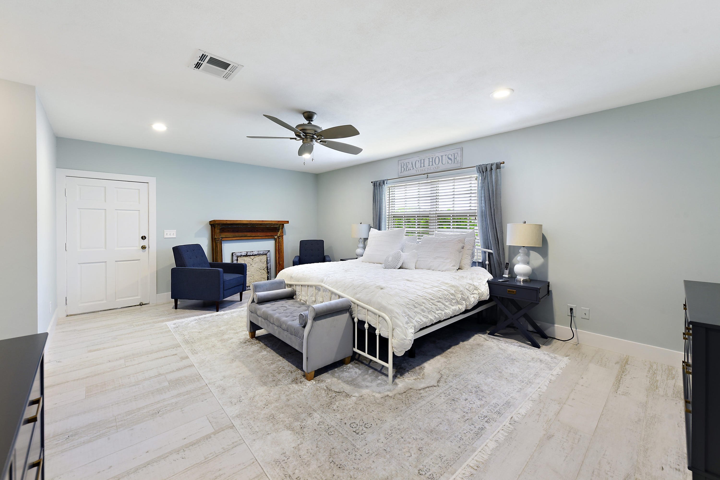 425 Marlin Road North Palm Beach, FL 33408 - Photo 19 of 27 Master Bedroom