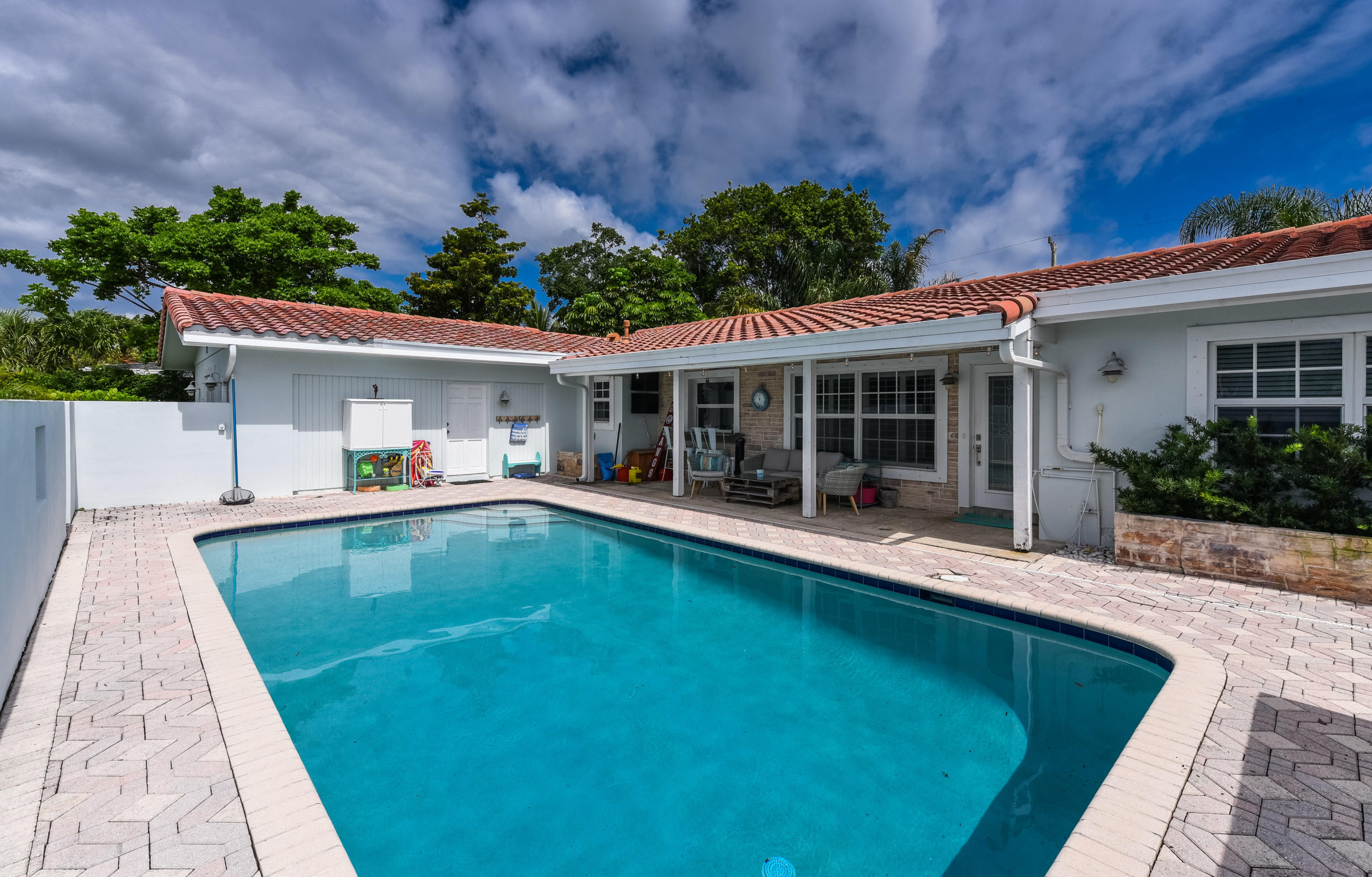 425 Marlin Road North Palm Beach, FL 33408 - Photo 5 of 27 Pool Area