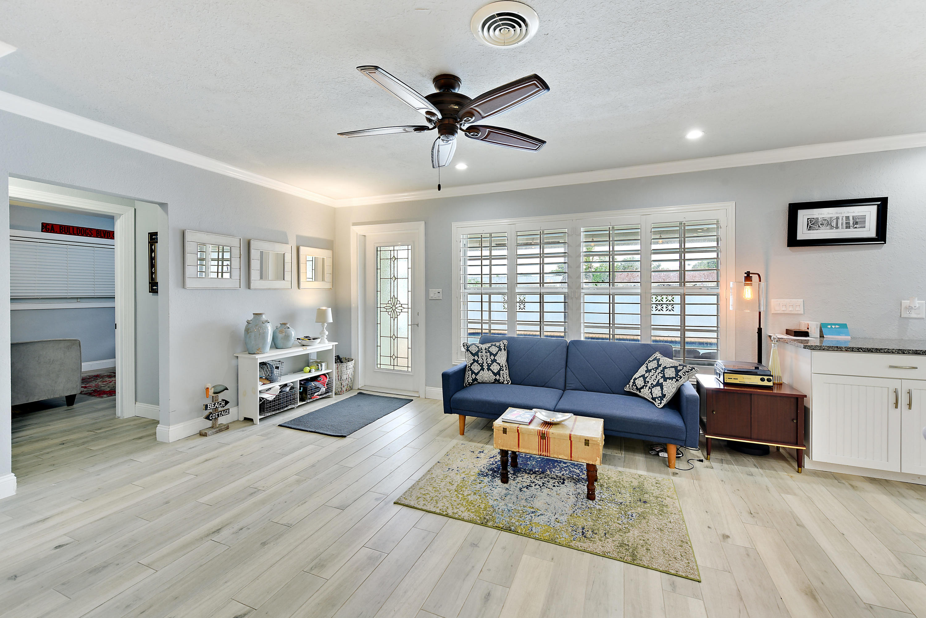 425 Marlin Road North Palm Beach, FL 33408 - Photo 9 of 27 Entryway