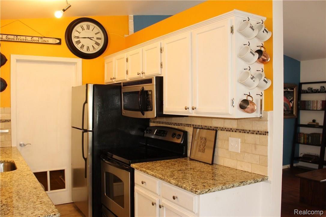 351 South Crooks Road Clawson, MI 48017 - Photo 13 of 24 351 Crooks Rd_13.JPG