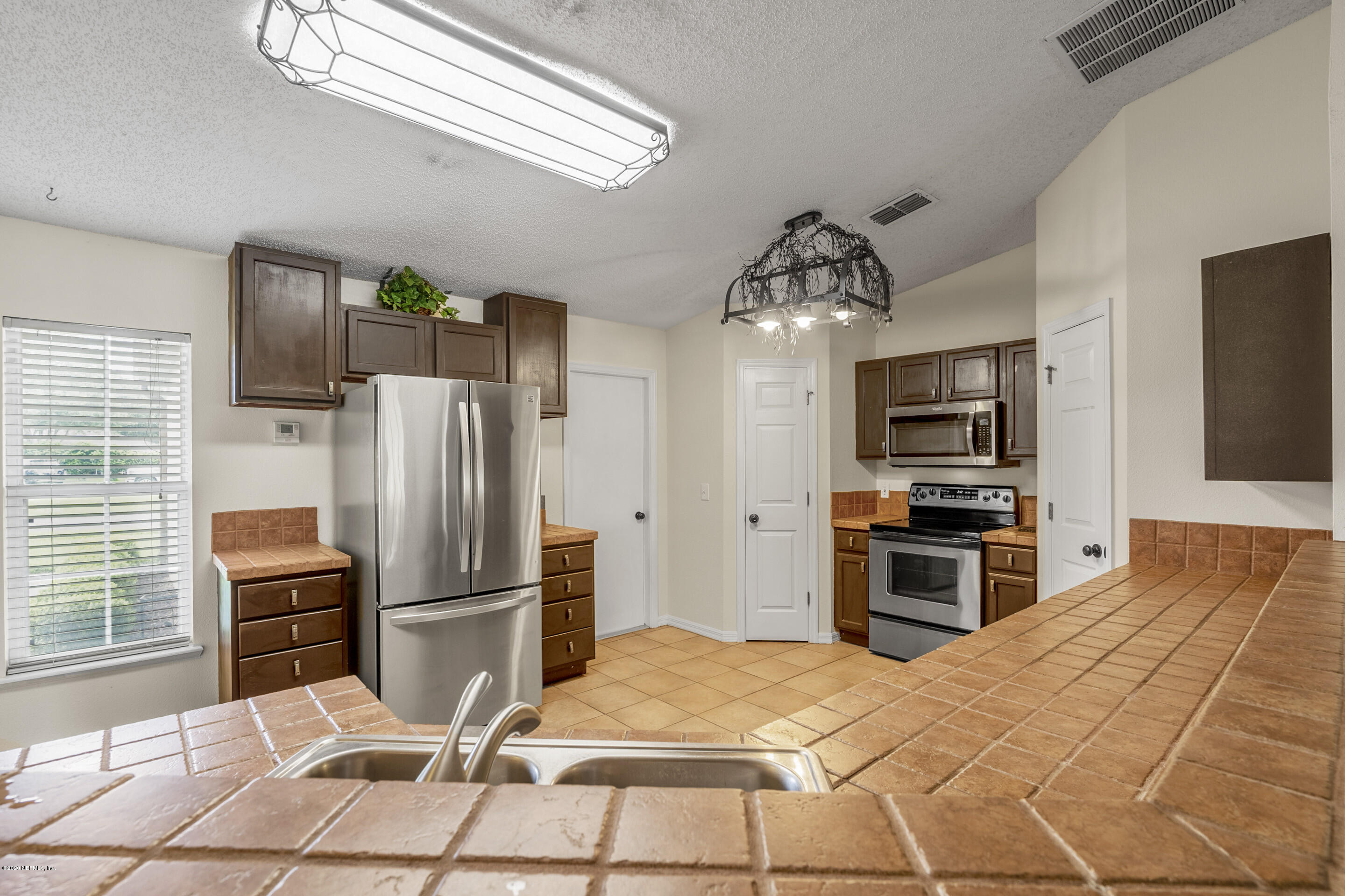 12606 Reeding Ridge Drive North Jacksonville, FL 32225 - Photo 4 of 36 Kitchen