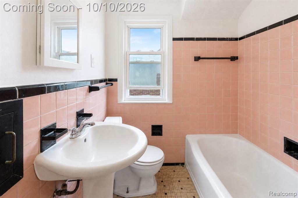 15276 Rochelle Avenue Detroit, MI 48205 - Photo 22 of 39 Gallery Image 22