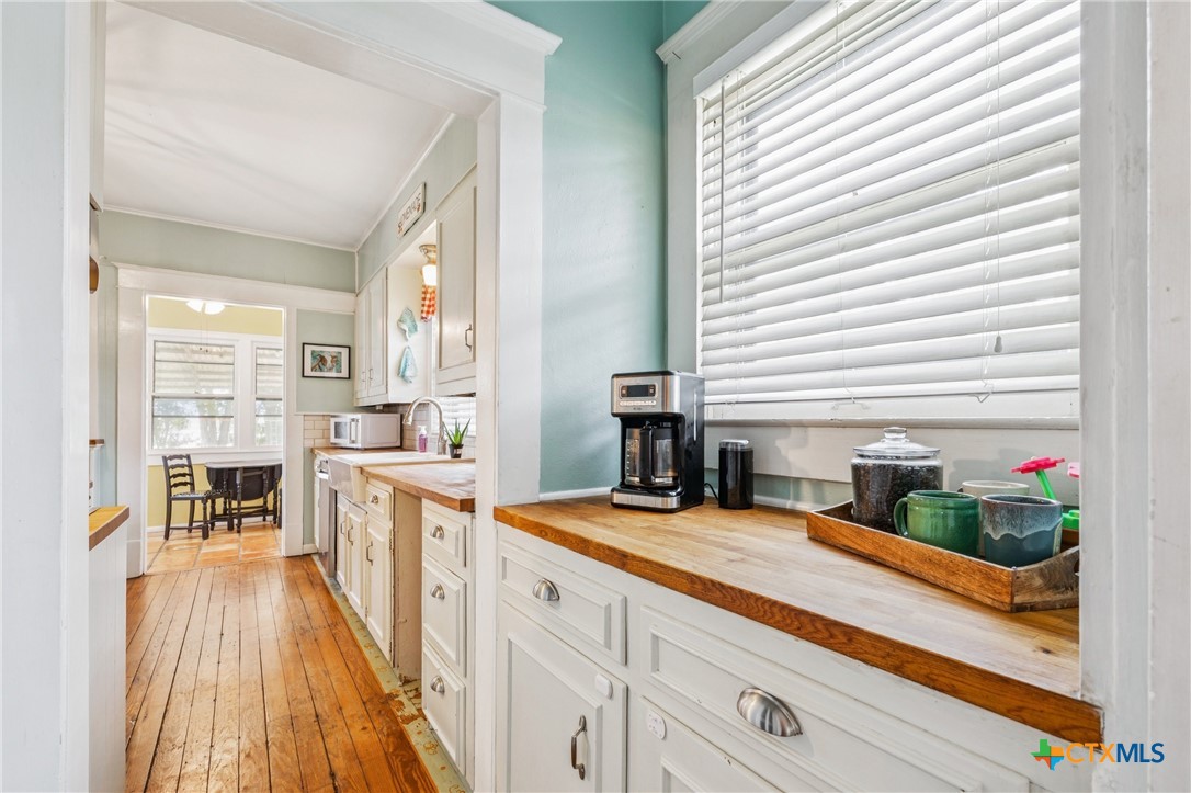 1004 Mitchell Street Gonzales, TX 78629 - Photo 12 of 46