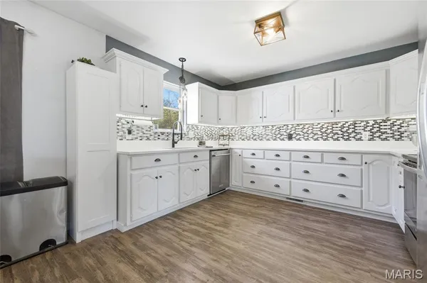 $799,000 | 7816 Rye Creek Road, St. Clair, MO 63077