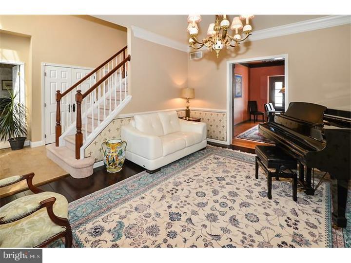 3033 Highley Road Audubon, PA 19403 - Photo 9 of 25 Living Room