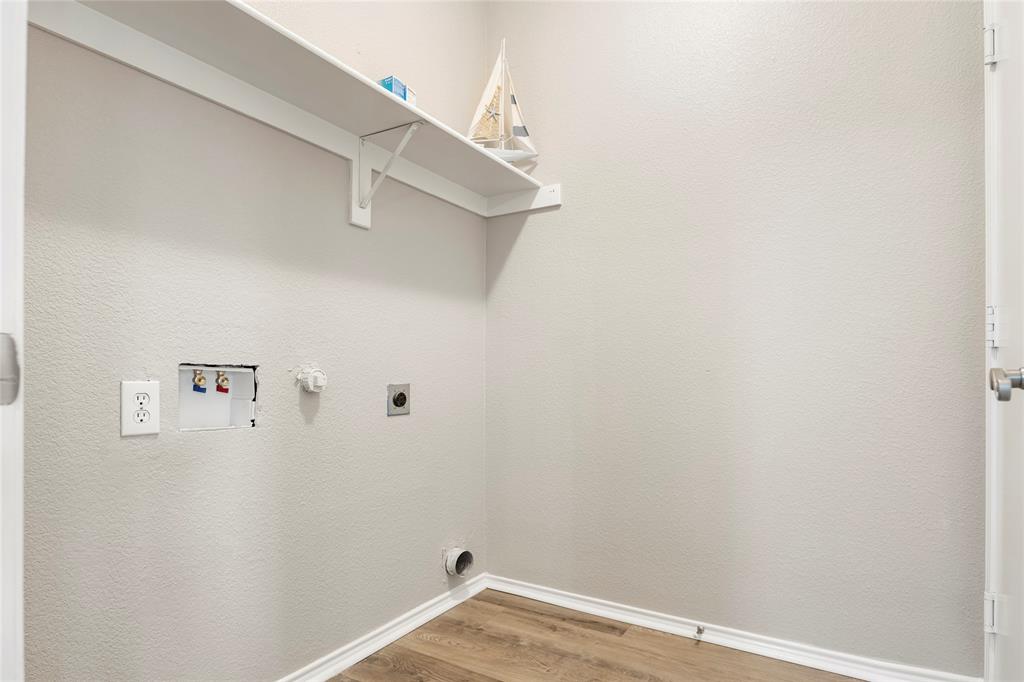7900 Hidden Path Lane Denton, TX 76210 - Photo 22 of 25 a view of a small space