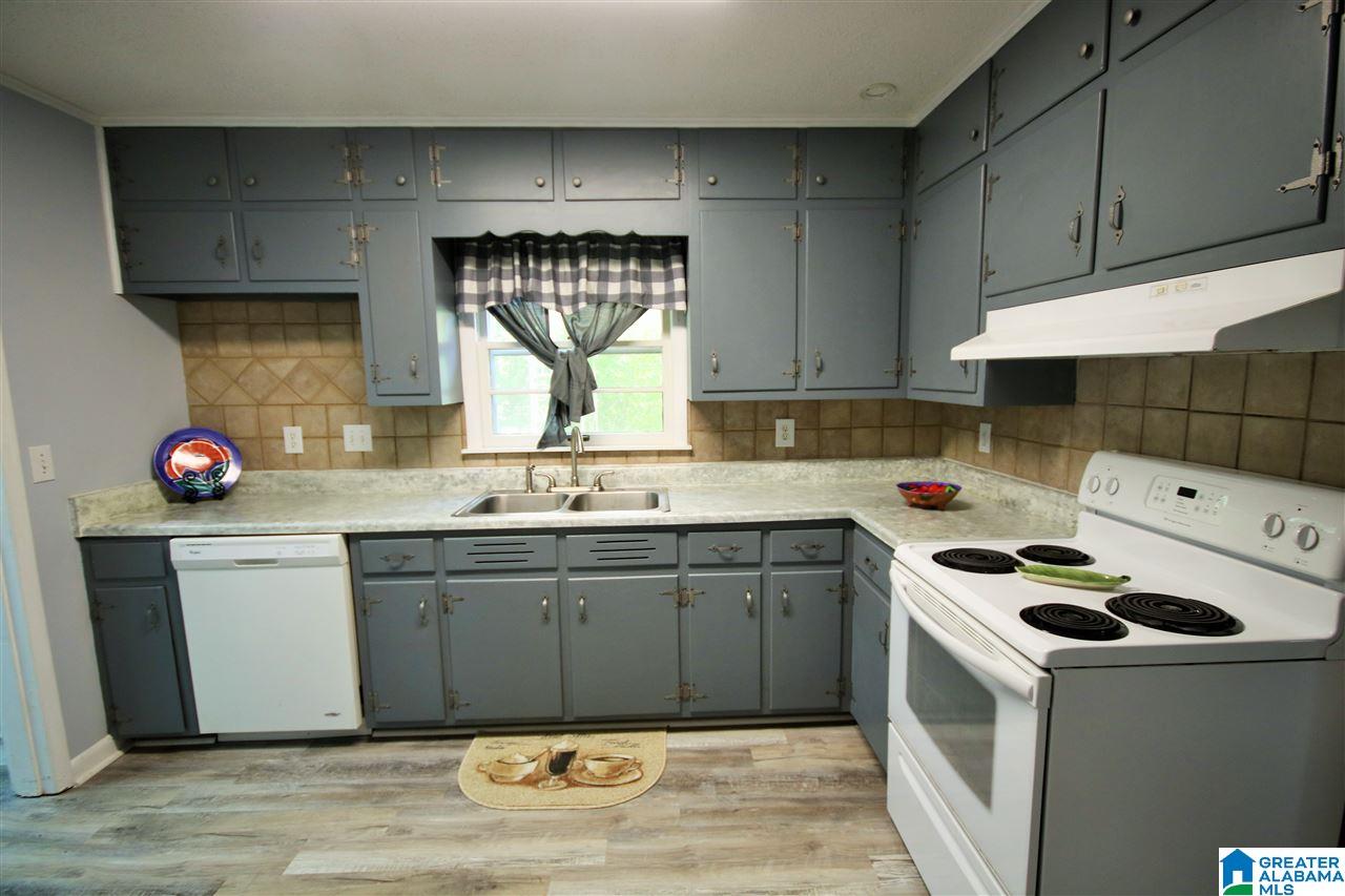 1941 4th Street Northeast Center Point, AL 35215 - Photo 4 of 22