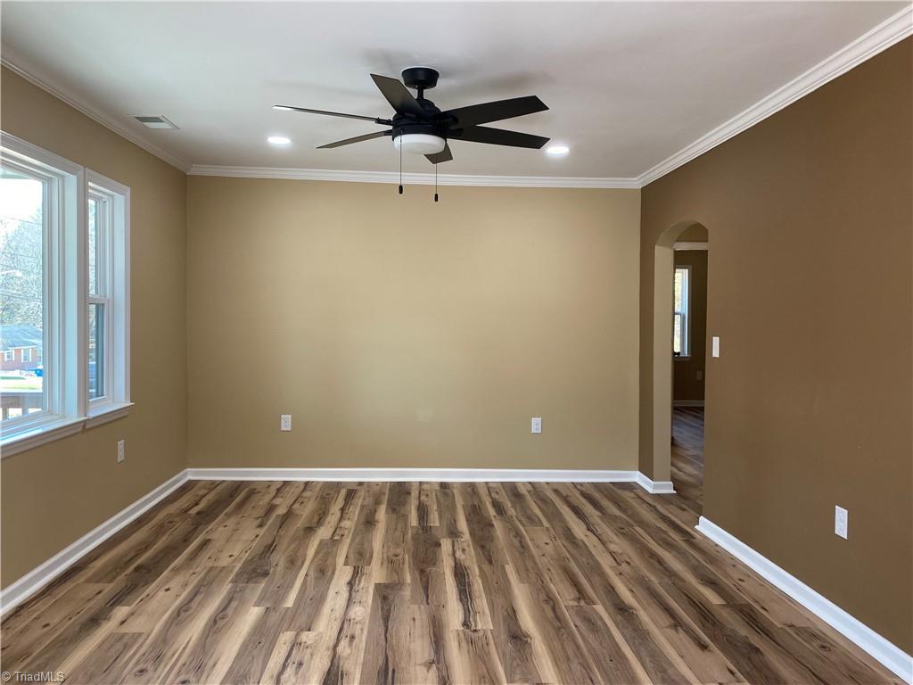 341 Linville Road Mount Airy, NC 27030 - Photo 5 of 24 Living Room