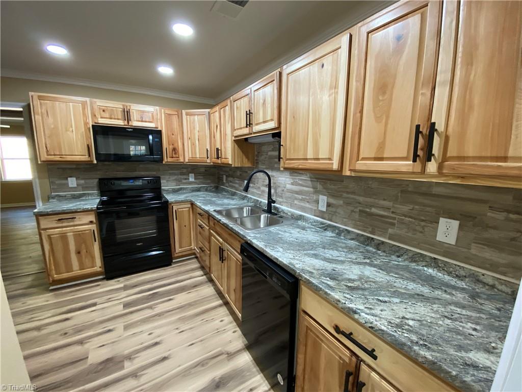 341 Linville Road Mount Airy, NC 27030 - Photo 6 of 24 Kitchen