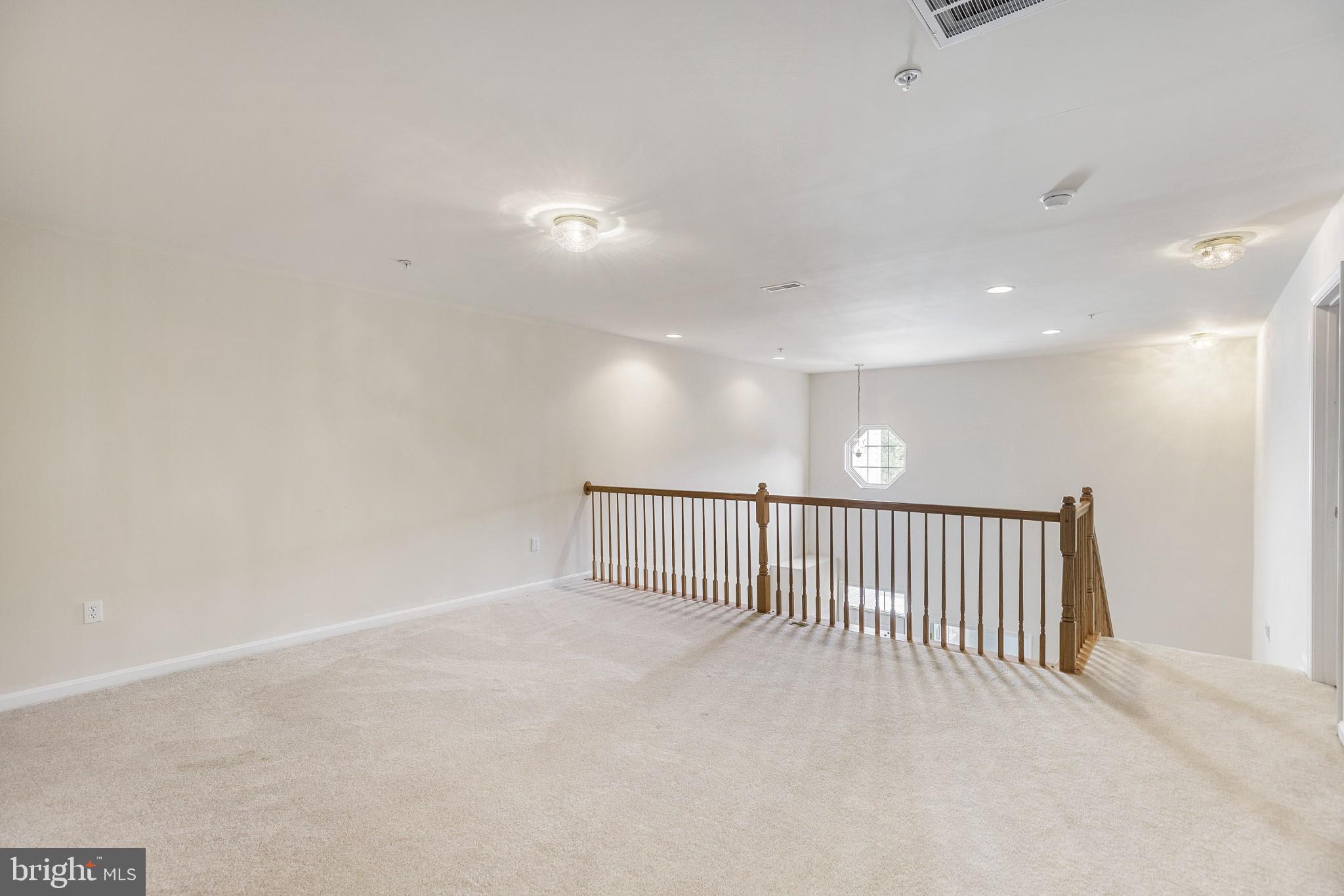 674 Ruxton Road, Unit 63 Solomons, MD 20629 - Photo 18 of 32 Loft-upper level living space.
