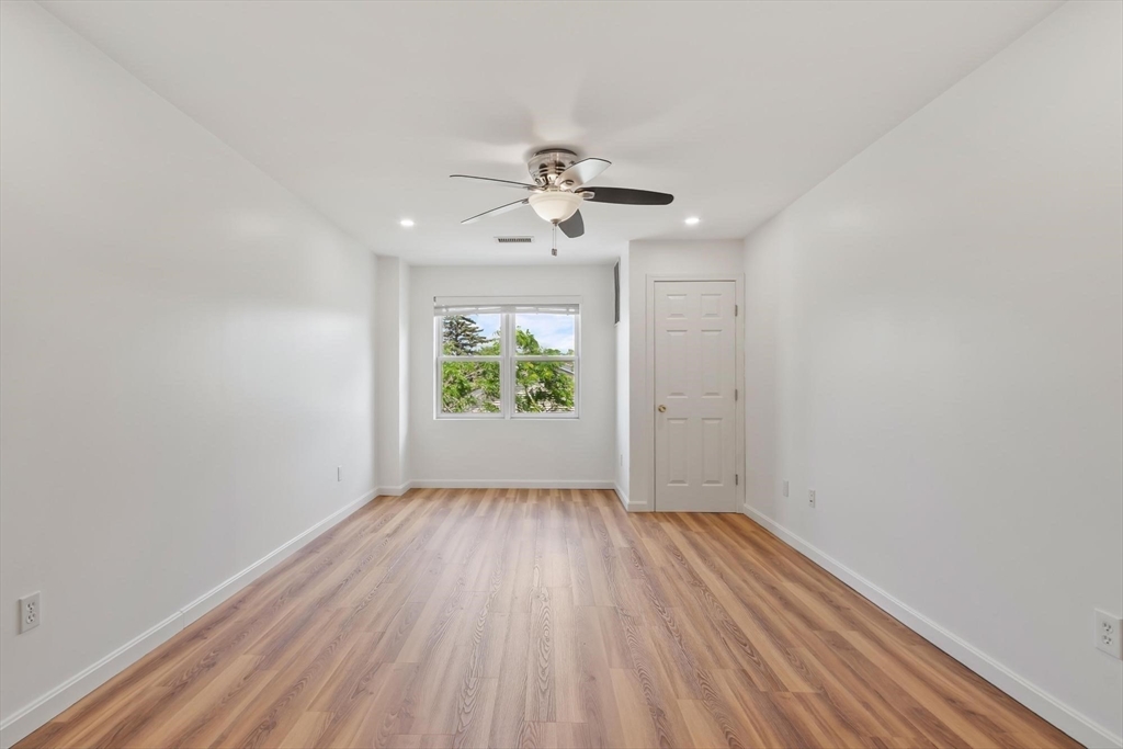 75 Walnut Street, Unit 302 Peabody, MA 01960 - Photo 13 of 31