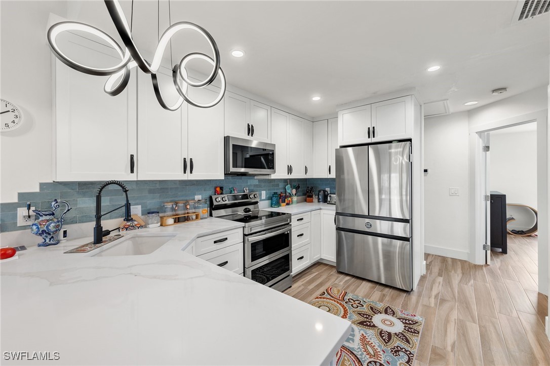 838-840 Rabbit Road Sanibel, FL 33957 - Photo 9 of 38 Gallery Image 9