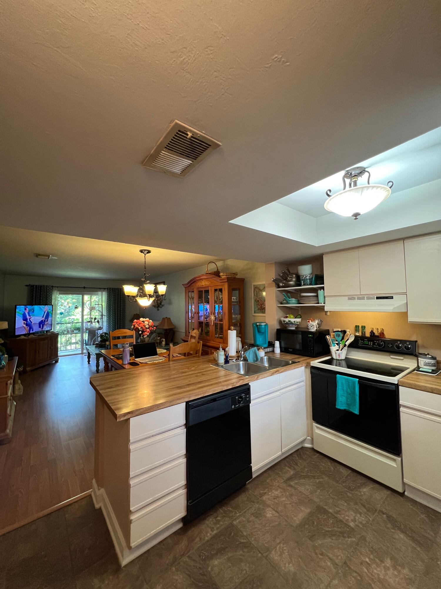 2174 Bees Ferry Road, Unit G Charleston, SC 29414 - Photo 3 of 23 IMG_2355