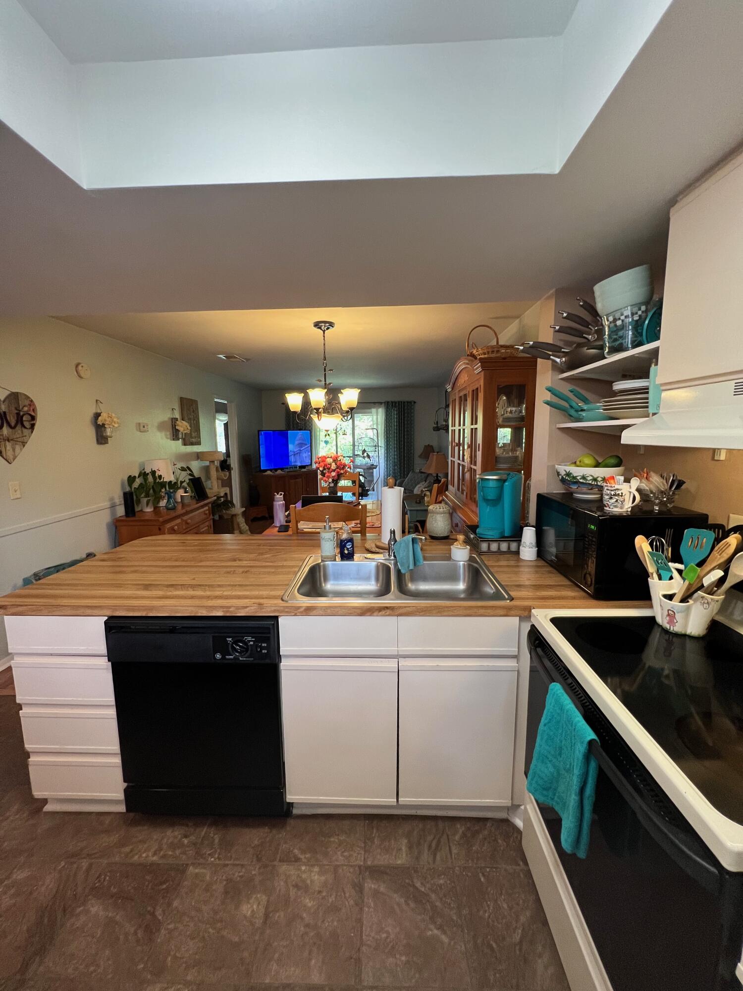 2174 Bees Ferry Road, Unit G Charleston, SC 29414 - Photo 4 of 23 IMG_2351