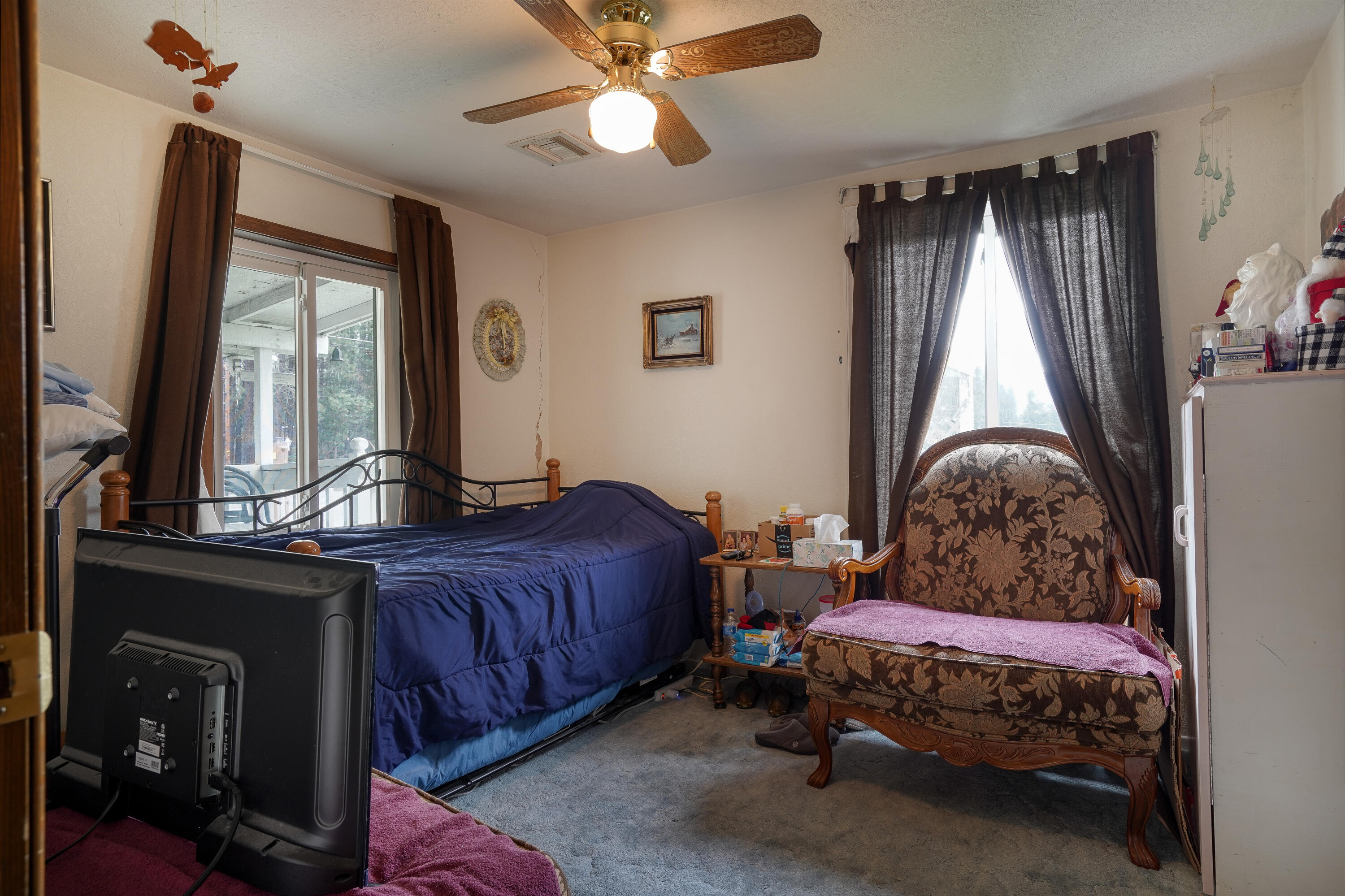 5142 New Hope Road Grants Pass, OR 97527 - Photo 10 of 20 Second Bedroom