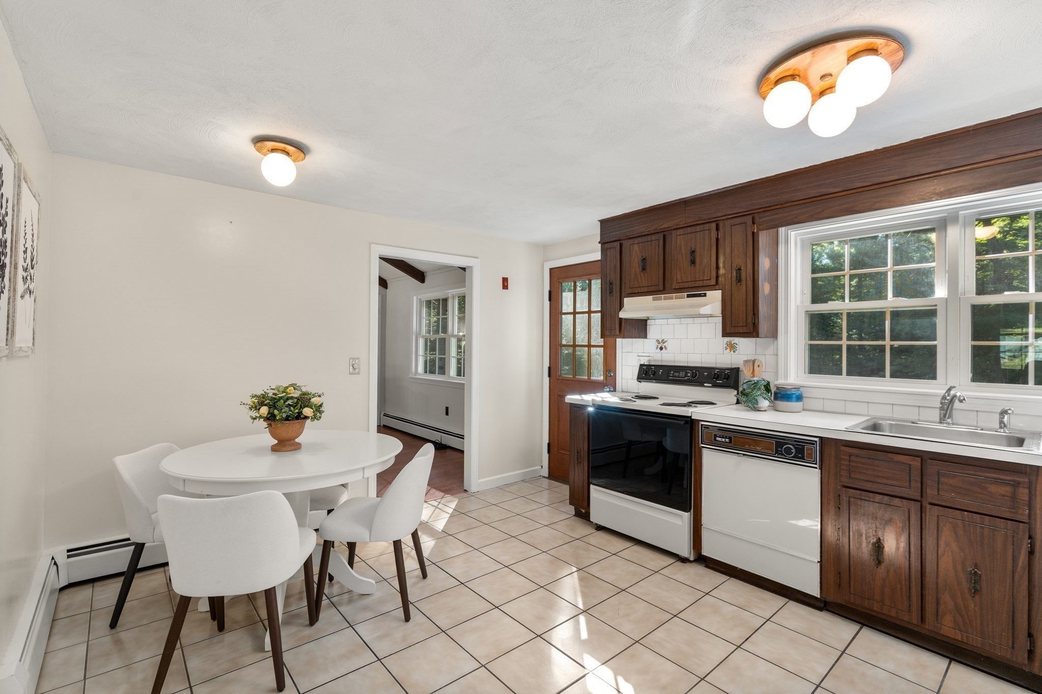 7 Tara Road Southborough, MA 01772 - Photo 11 of 42 Gallery Image 11