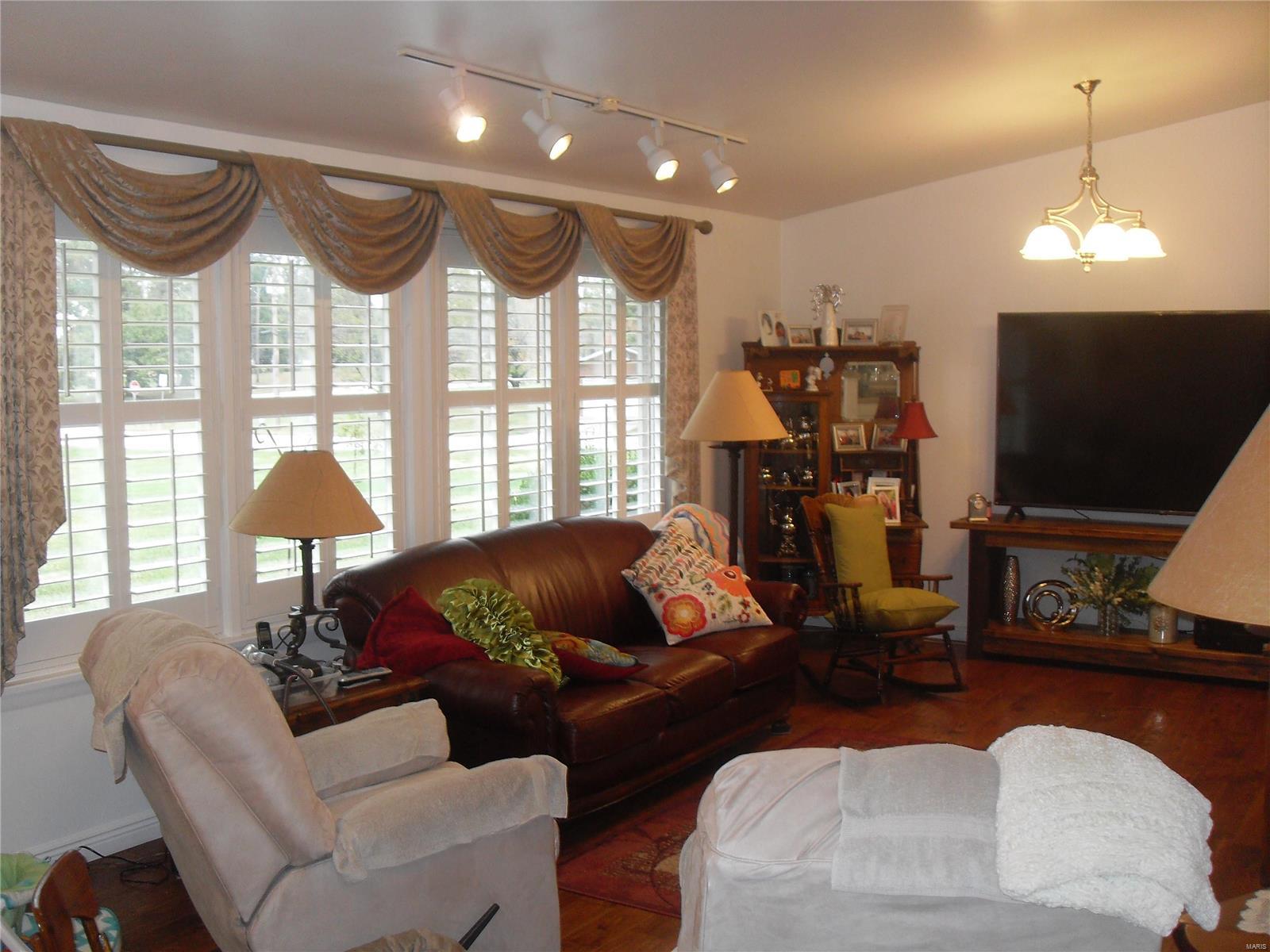 13774 St Rose Road Highland, IL 62249 - Photo 3 of 34