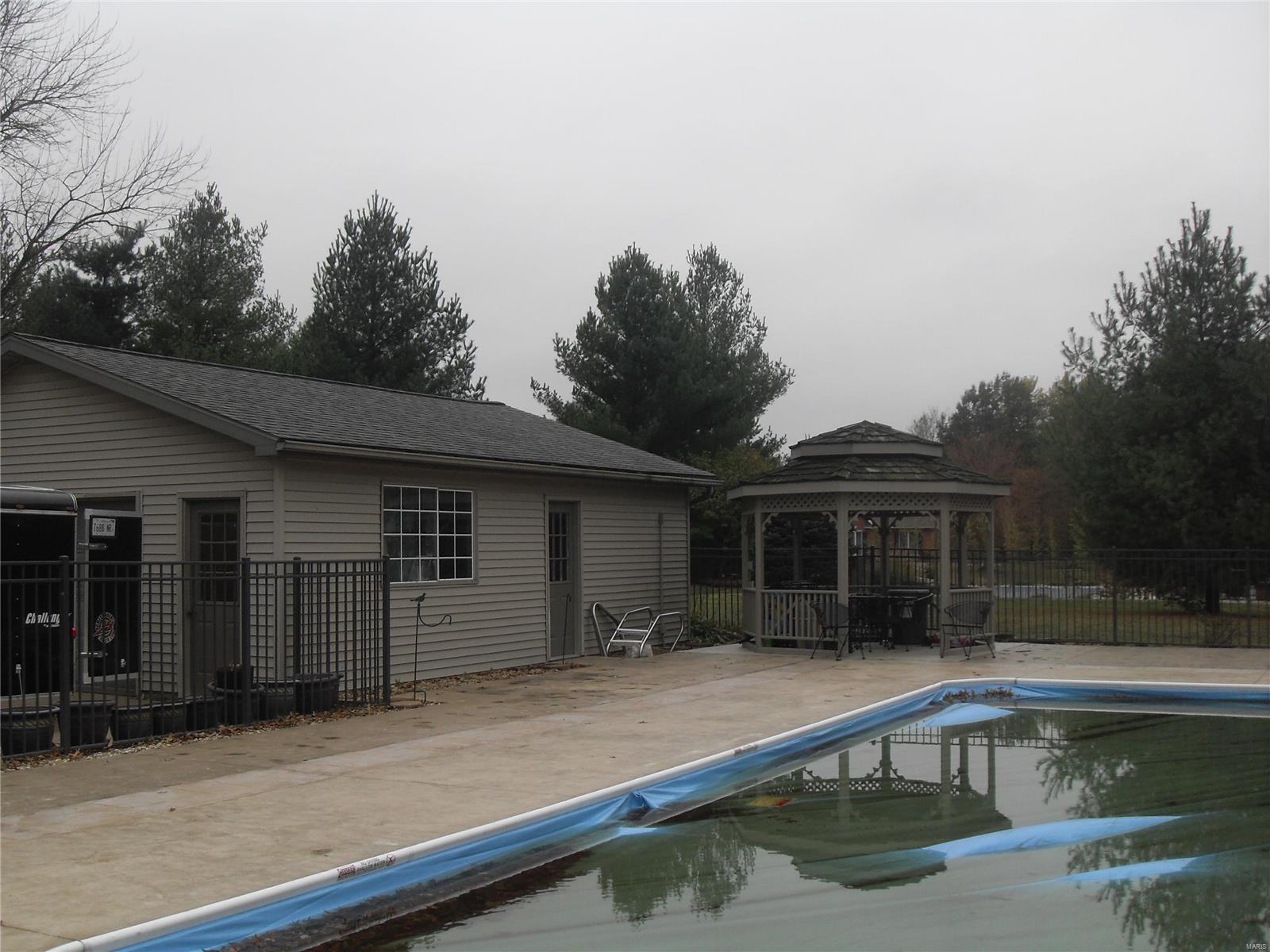 13774 St Rose Road Highland, IL 62249 - Photo 27 of 34