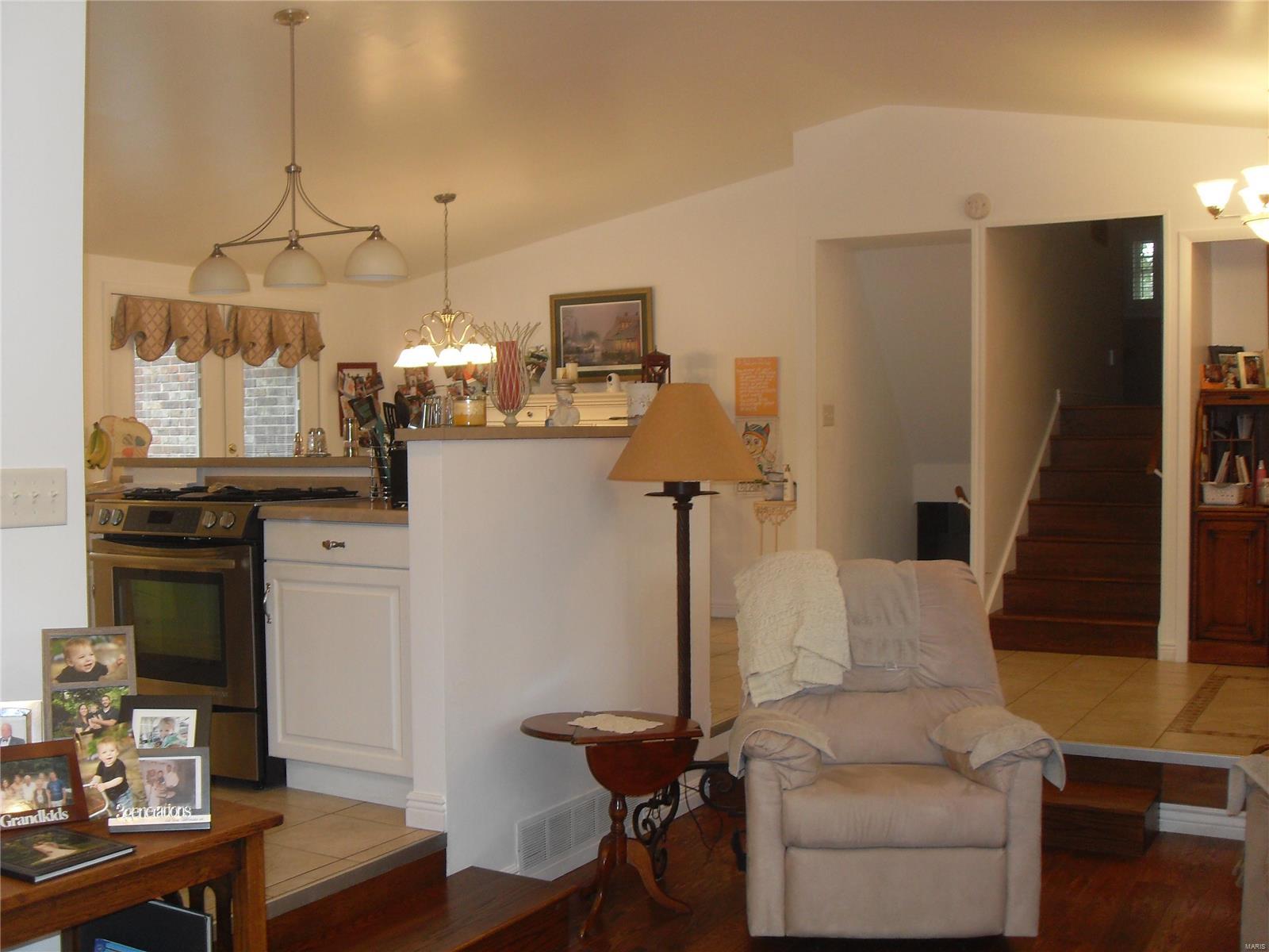 13774 St Rose Road Highland, IL 62249 - Photo 5 of 34