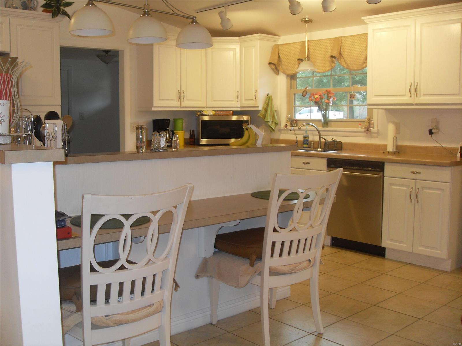 13774 St Rose Road Highland, IL 62249 - Photo 7 of 34