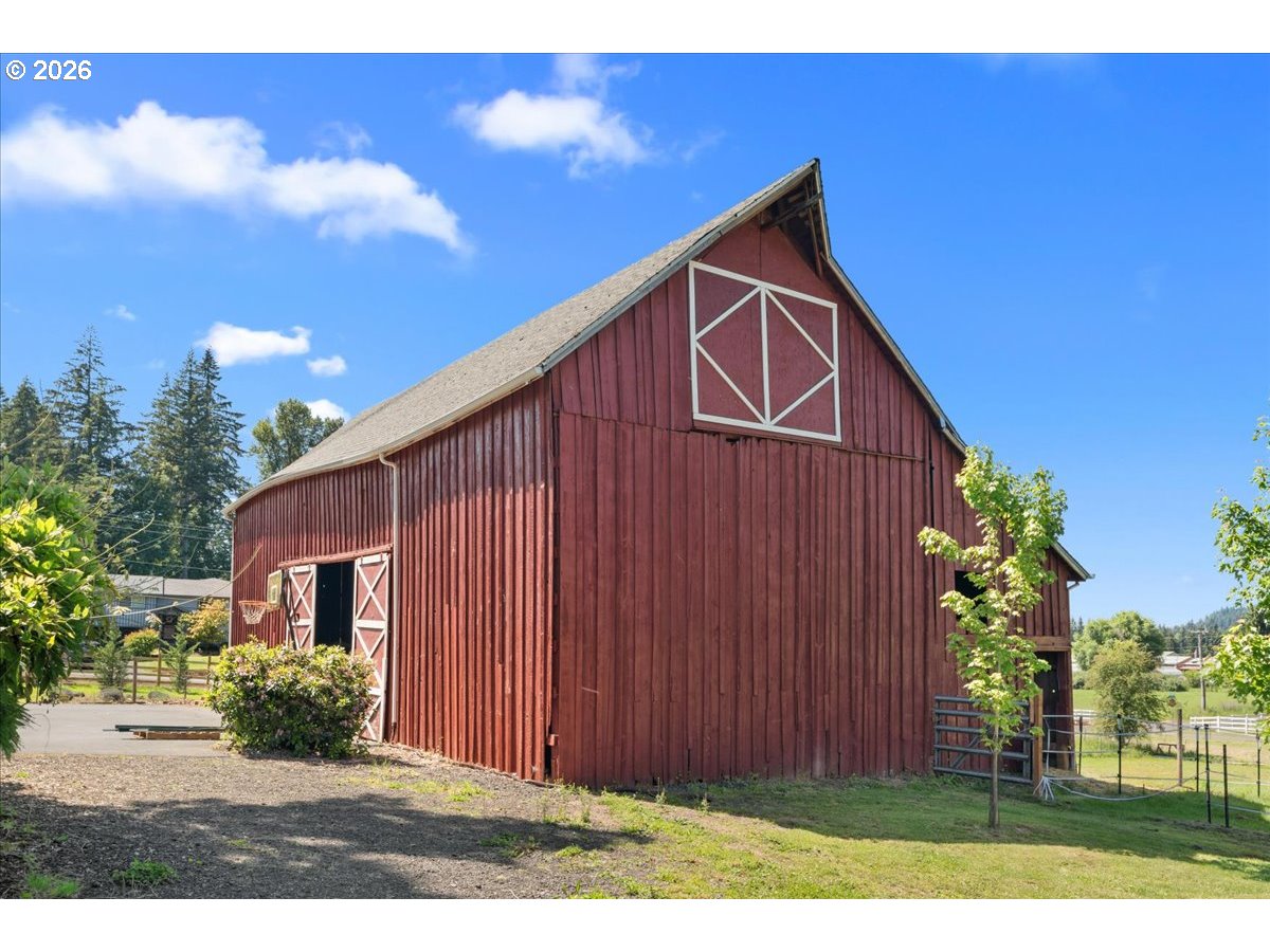 15900 Southeast Royer Road Damascus, OR 97089 - Photo 28 of 45 Barn