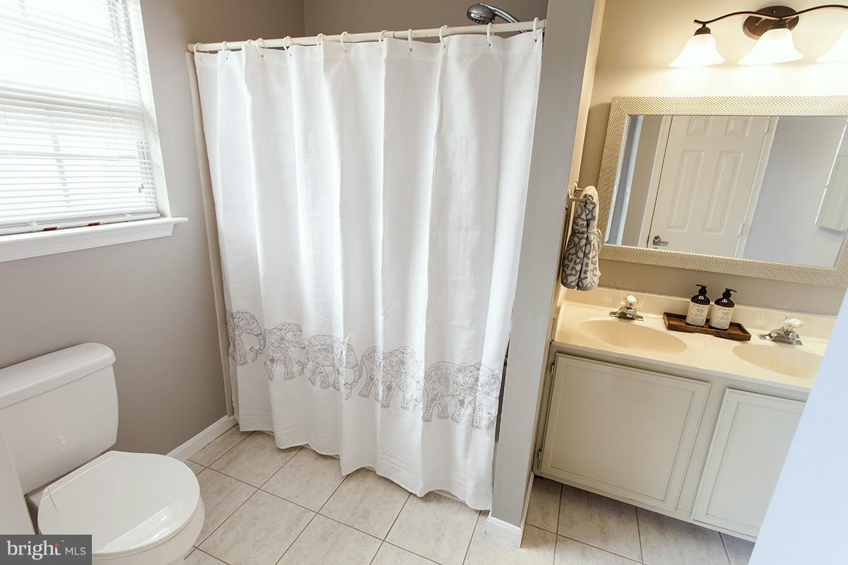 9106 Ridgefield Lane Frederick, MD 21701 - Photo 14 of 30 Bath (Master)