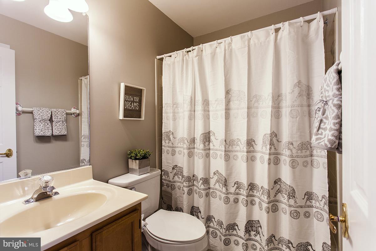 9106 Ridgefield Lane Frederick, MD 21701 - Photo 15 of 30 Bath