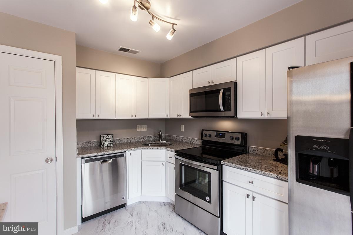 9106 Ridgefield Lane Frederick, MD 21701 - Photo 6 of 30 Kitchen