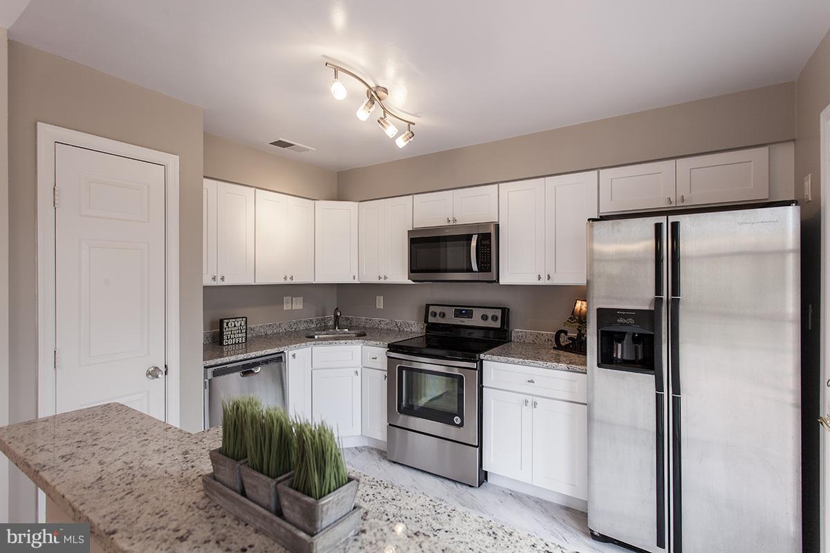 9106 Ridgefield Lane Frederick, MD 21701 - Photo 8 of 30 Kitchen
