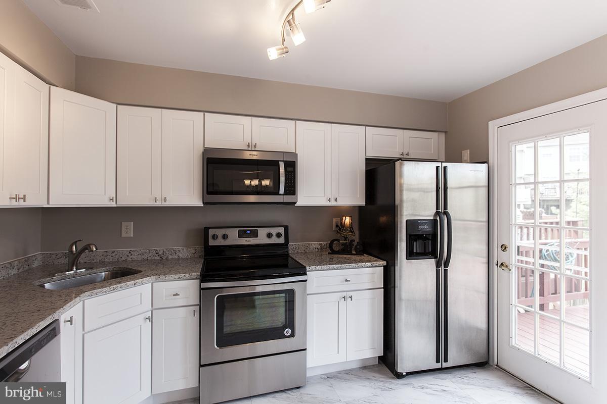 9106 Ridgefield Lane Frederick, MD 21701 - Photo 9 of 30 Kitchen
