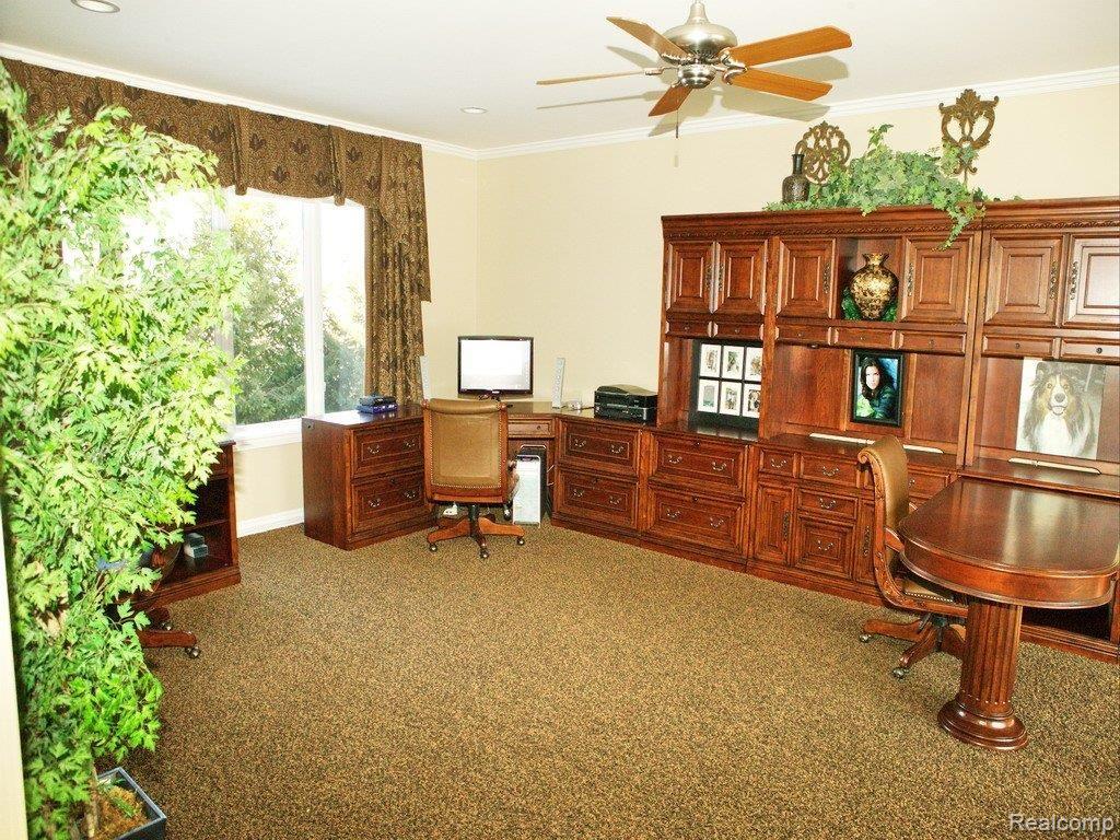 4818 Crestone Way Rochester, MI 48306 - Photo 10 of 21 Family Room/Office
