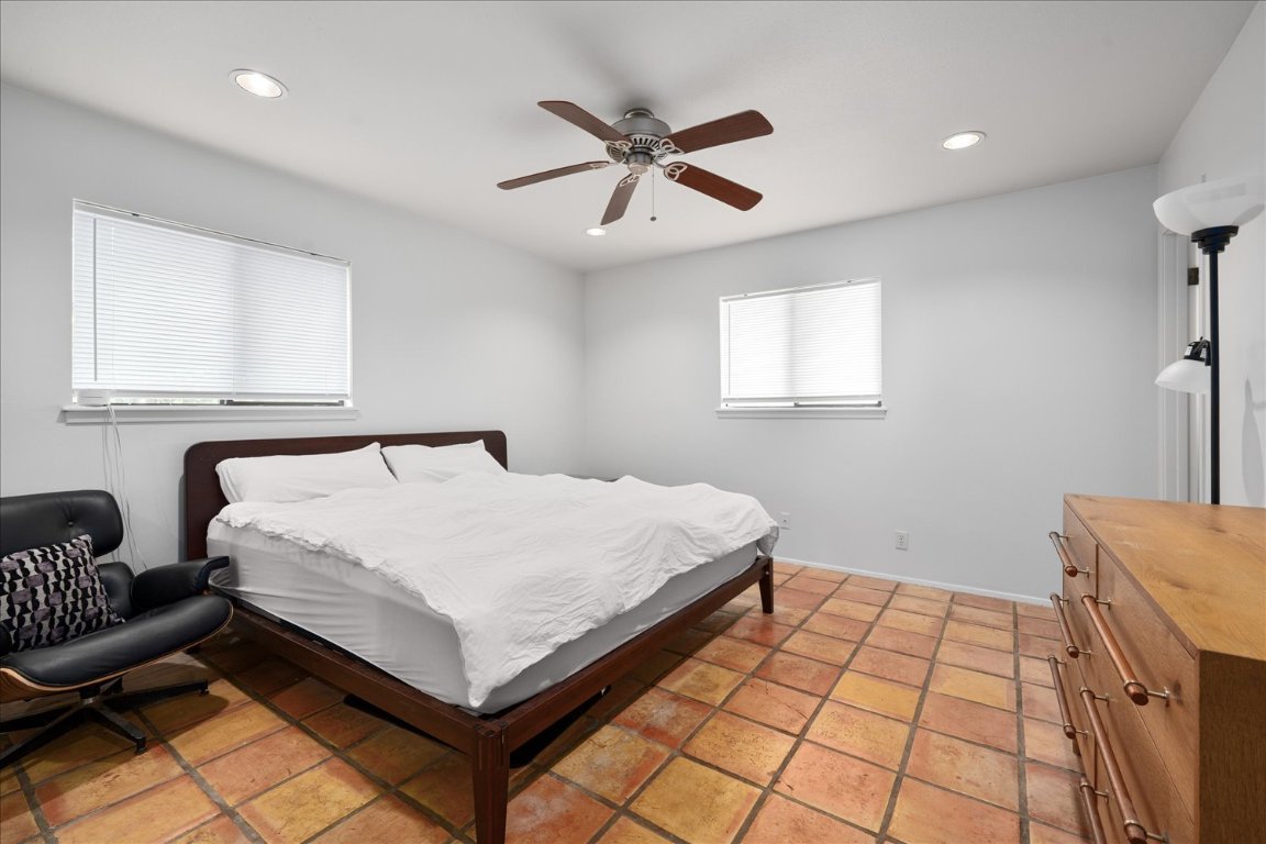 8102 Shadowood Drive Austin, TX 78757 - Photo 14 of 25