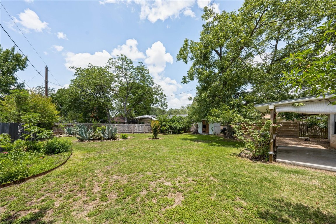 8102 Shadowood Drive Austin, TX 78757 - Photo 20 of 25