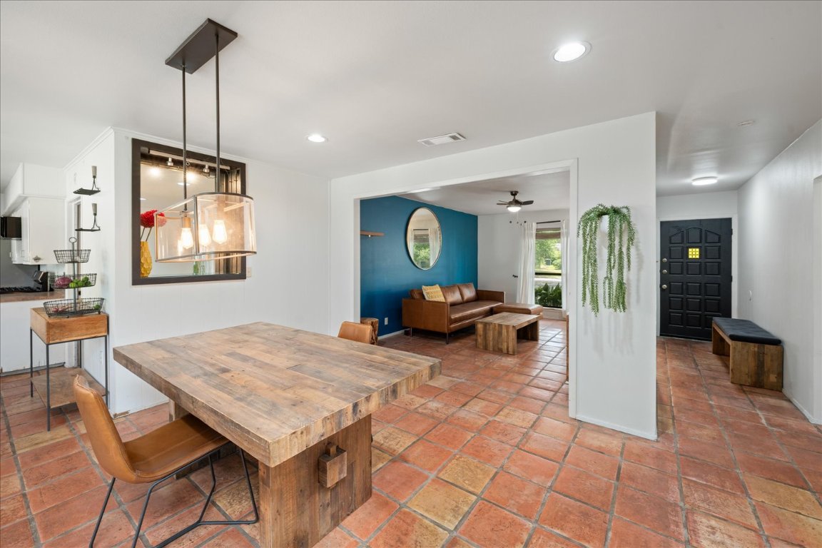 8102 Shadowood Drive Austin, TX 78757 - Photo 4 of 25