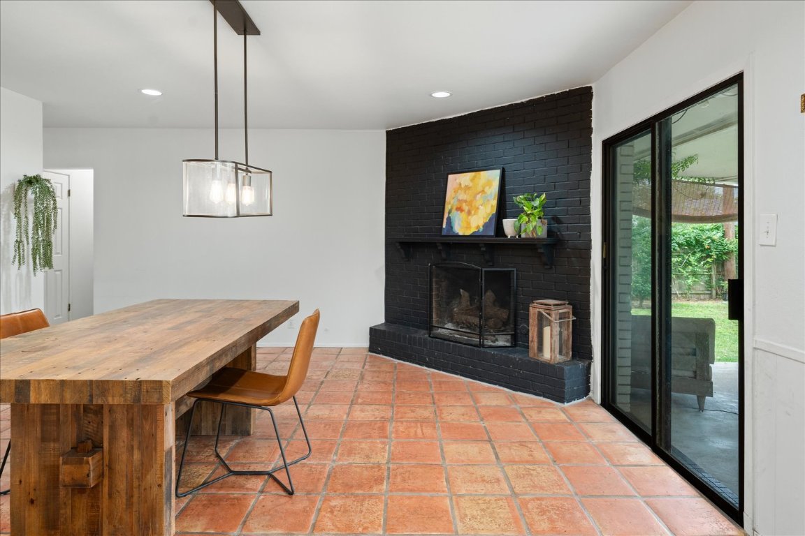 8102 Shadowood Drive Austin, TX 78757 - Photo 6 of 25