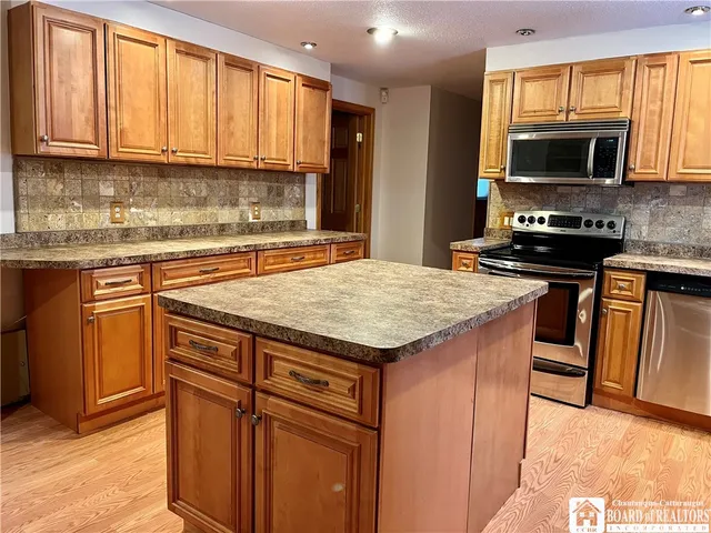 $289,000 | 2323 West Lake Road, Busti, NY 14710