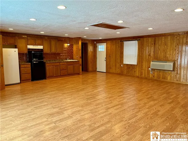 $289,000 | 2323 West Lake Road, Busti, NY 14710