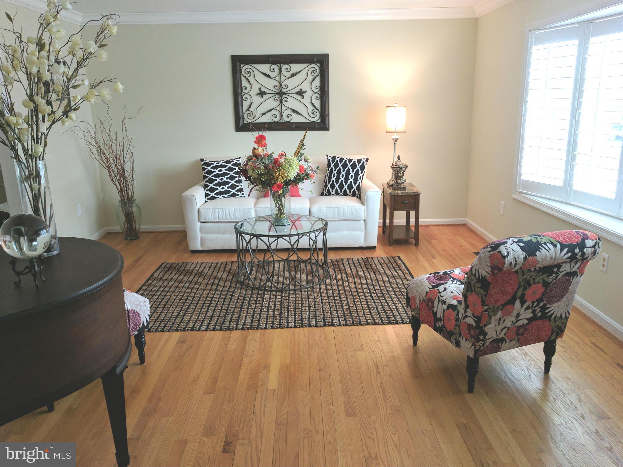 14012 Foxland Road Phoenix, MD 21131 - Photo 4 of 23 Living Room