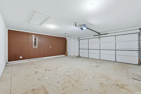 $334,900 | 988 Arthur Heights Drive, Fort Wayne, IN 46818