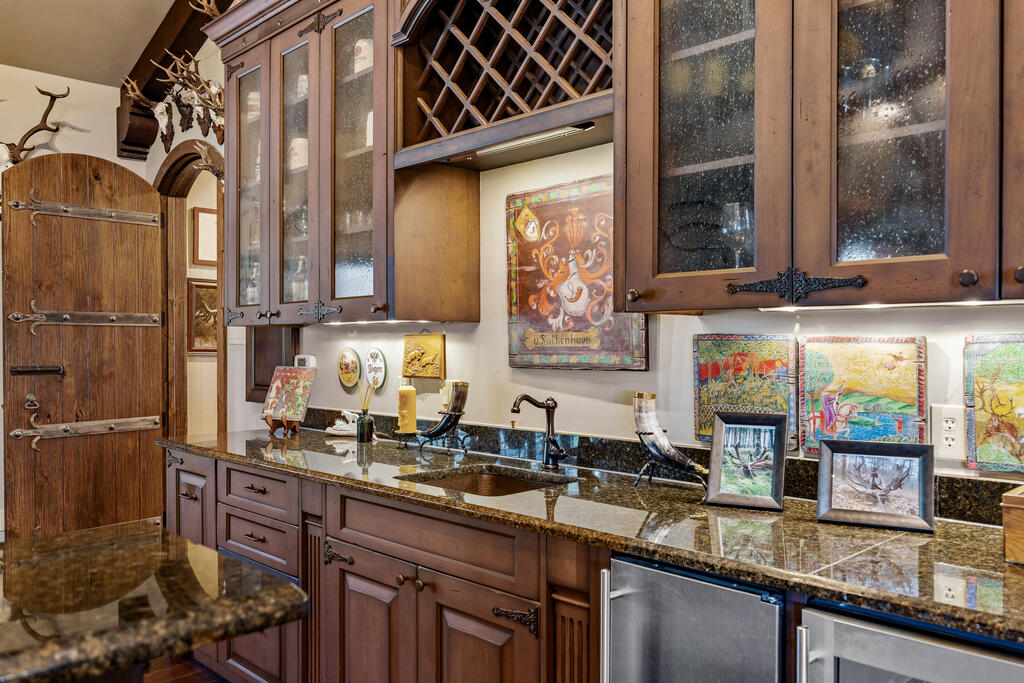 2954 Goat Creek Road Kerrville, TX 78028 - Photo 21 of 66 Wet Bar