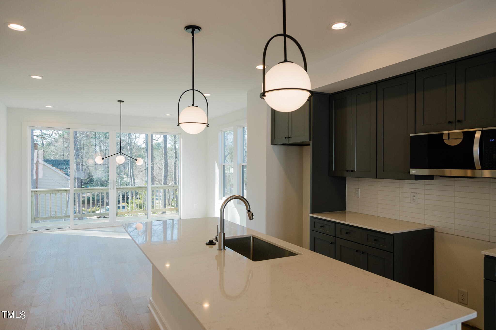 6425 Tanner Oak Lane Raleigh, NC 27613 - Photo 9 of 41 8