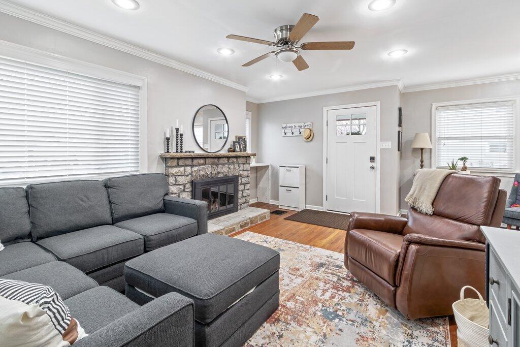 307 Demorest Road Columbus, OH 43204 - Photo 7 of 28 307 Demorest Road-7.jpg-SMALL