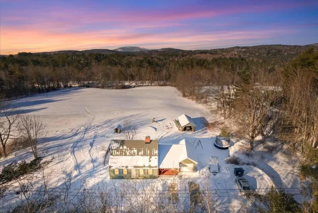 $394,900 | 881 Franklin Highway, Andover, NH 03216