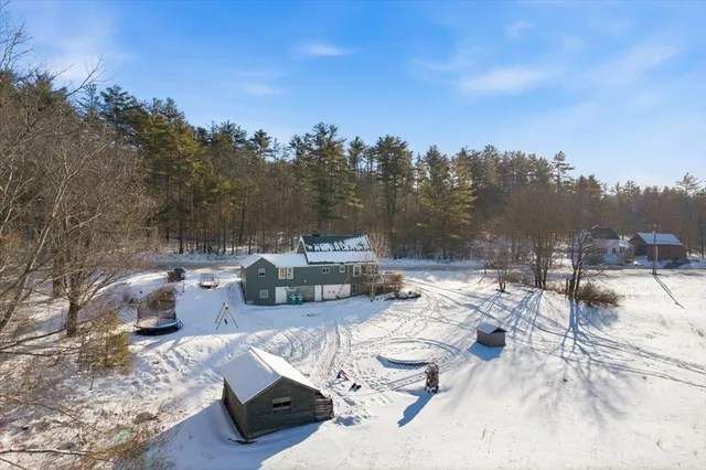 $394,900 | 881 Franklin Highway, Andover, NH 03216