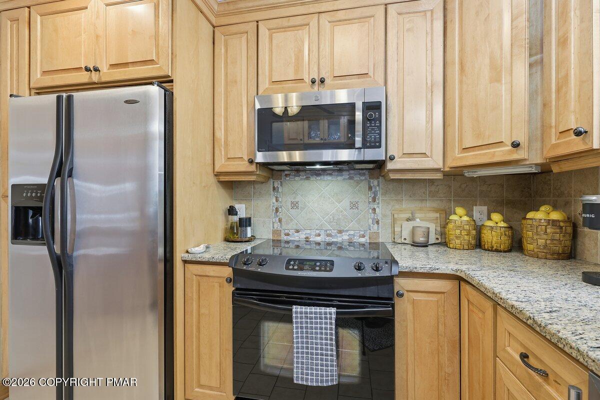 176 Manchester Drive Bushkill, PA 18324 - Photo 17 of 68 1000048604