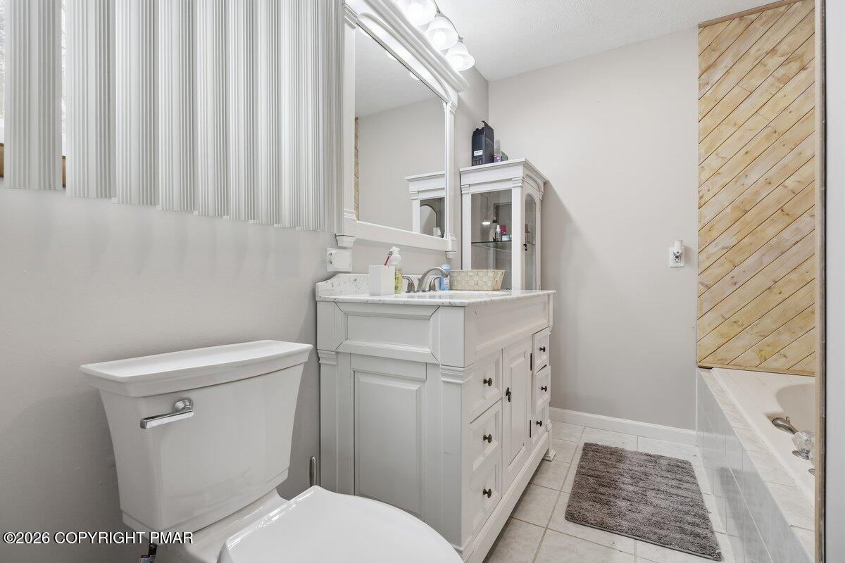 176 Manchester Drive Bushkill, PA 18324 - Photo 28 of 68 1000048612