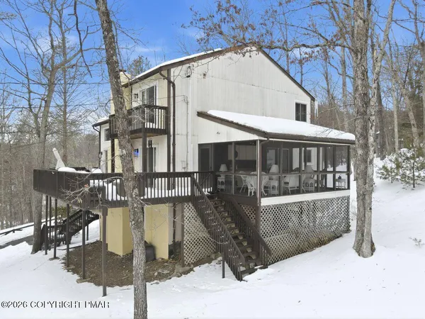 $369,000 | 176 Manchester Drive, Bushkill, PA 18324