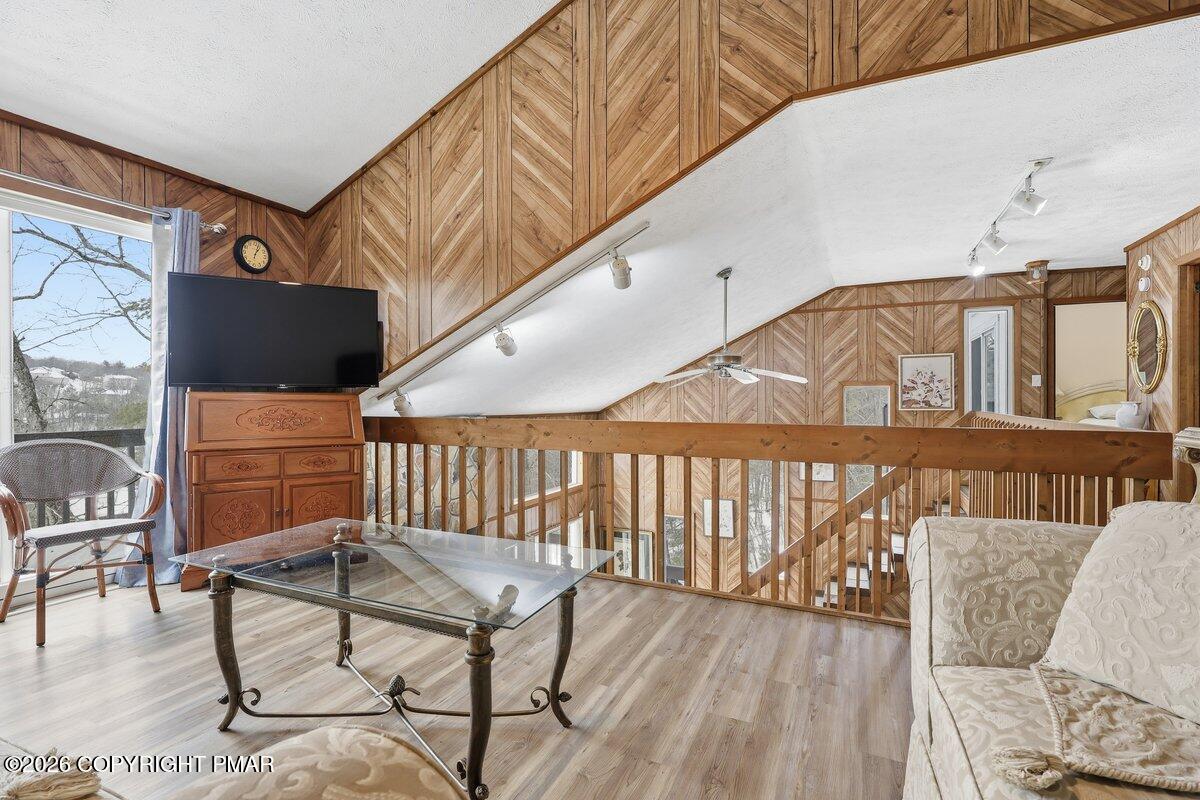 176 Manchester Drive Bushkill, PA 18324 - Photo 36 of 68 1000048621