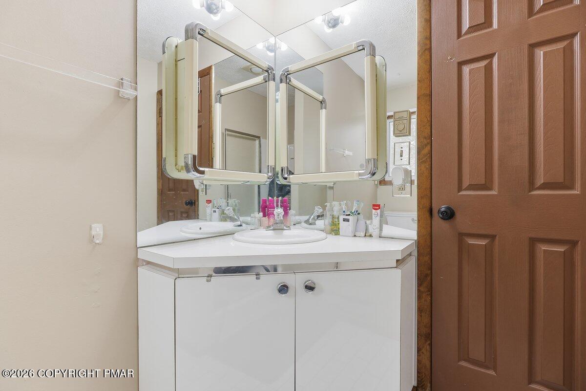 176 Manchester Drive Bushkill, PA 18324 - Photo 46 of 68 1000048633